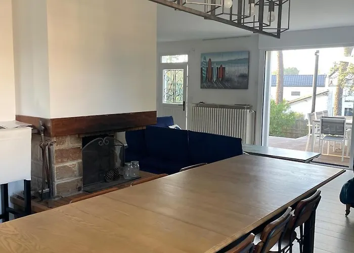 Holiday home Maison 16 Couchages, 10 Min De La