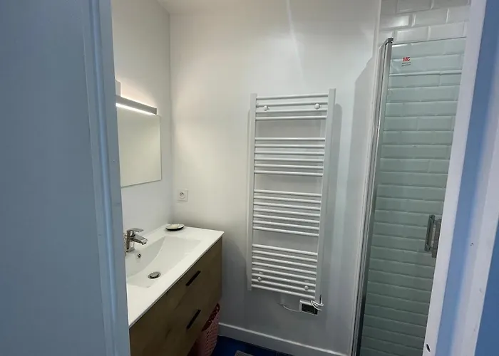 Holiday home Maison 16 Couchages, 10 Min De La *